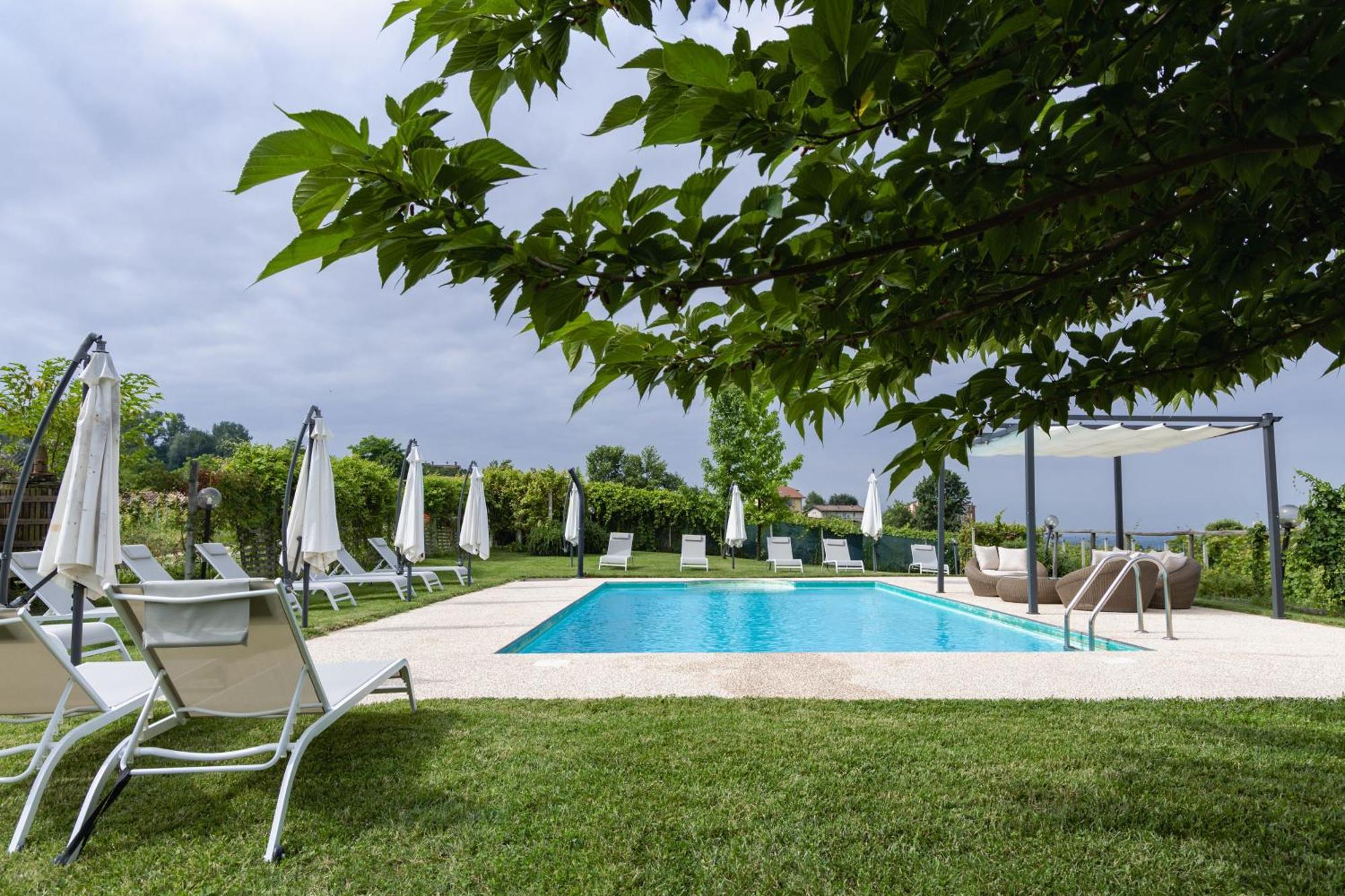 La Cantinella Country House La Morra Buitenkant foto