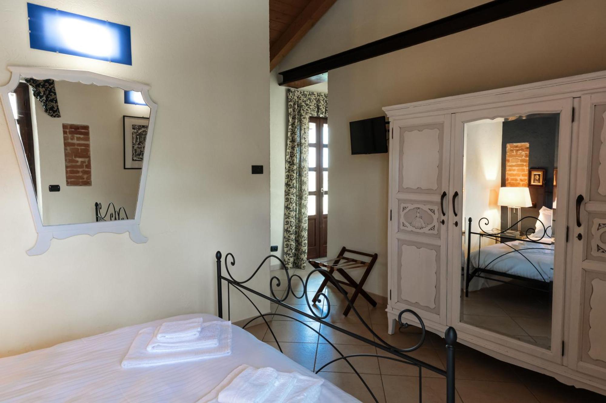 La Cantinella Country House La Morra Buitenkant foto
