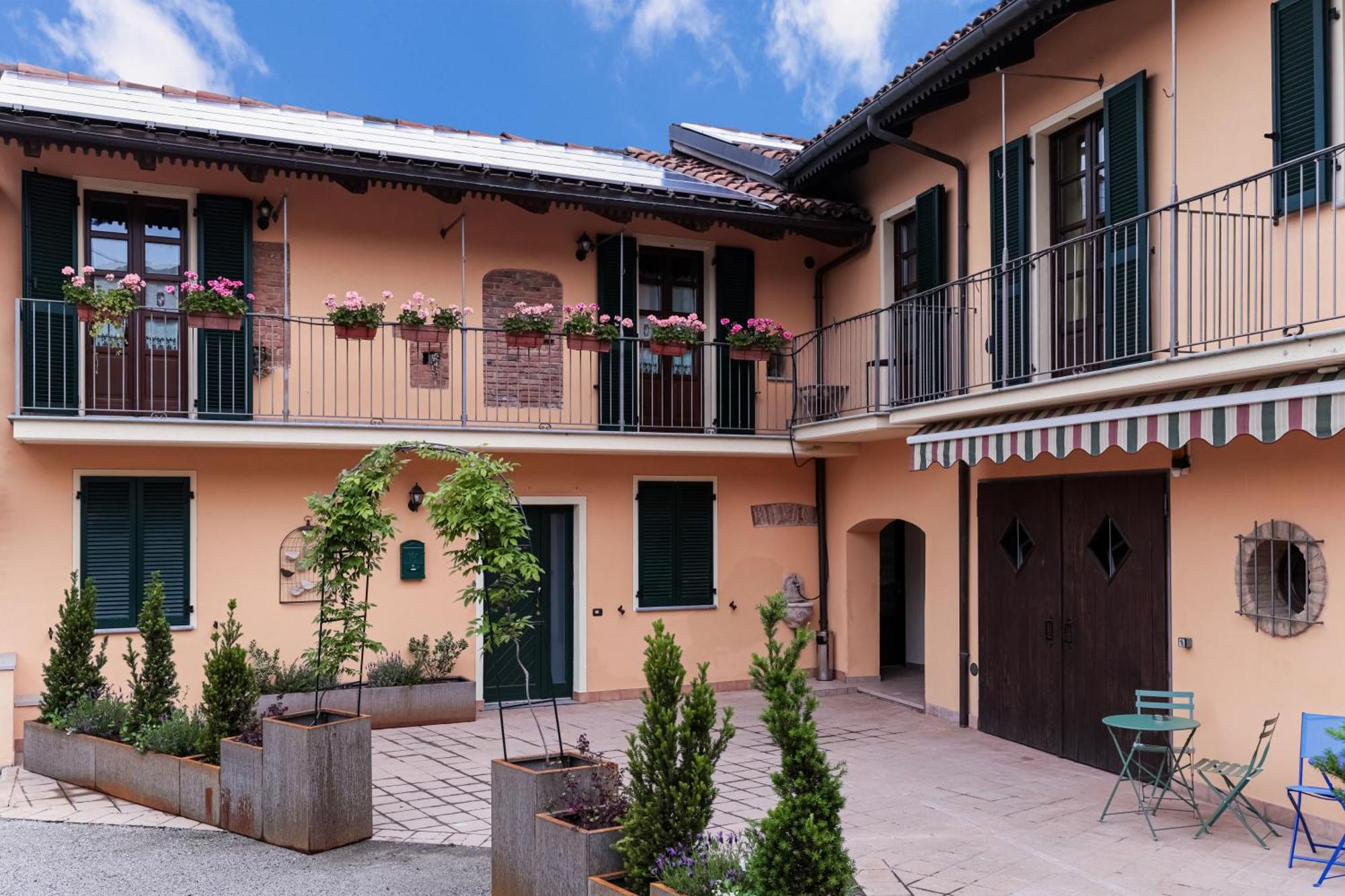 La Cantinella Country House La Morra Buitenkant foto